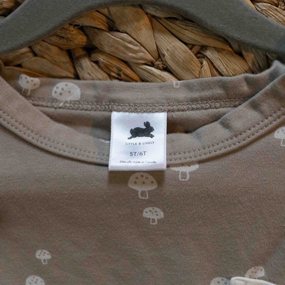 Little & Lively Pocket Slim Fit T-Shirt - Toadstool - Picture 5 of 9